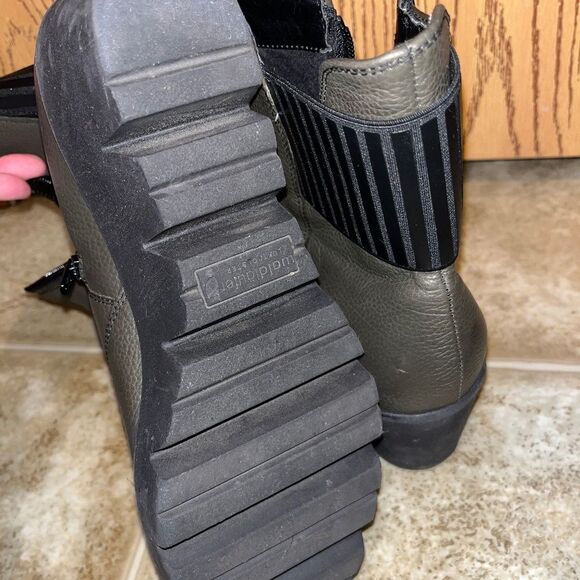 Waldlaufer Women’s Olive Green Leather Zip Up Booties Sz-7 - Picture 9 of 10